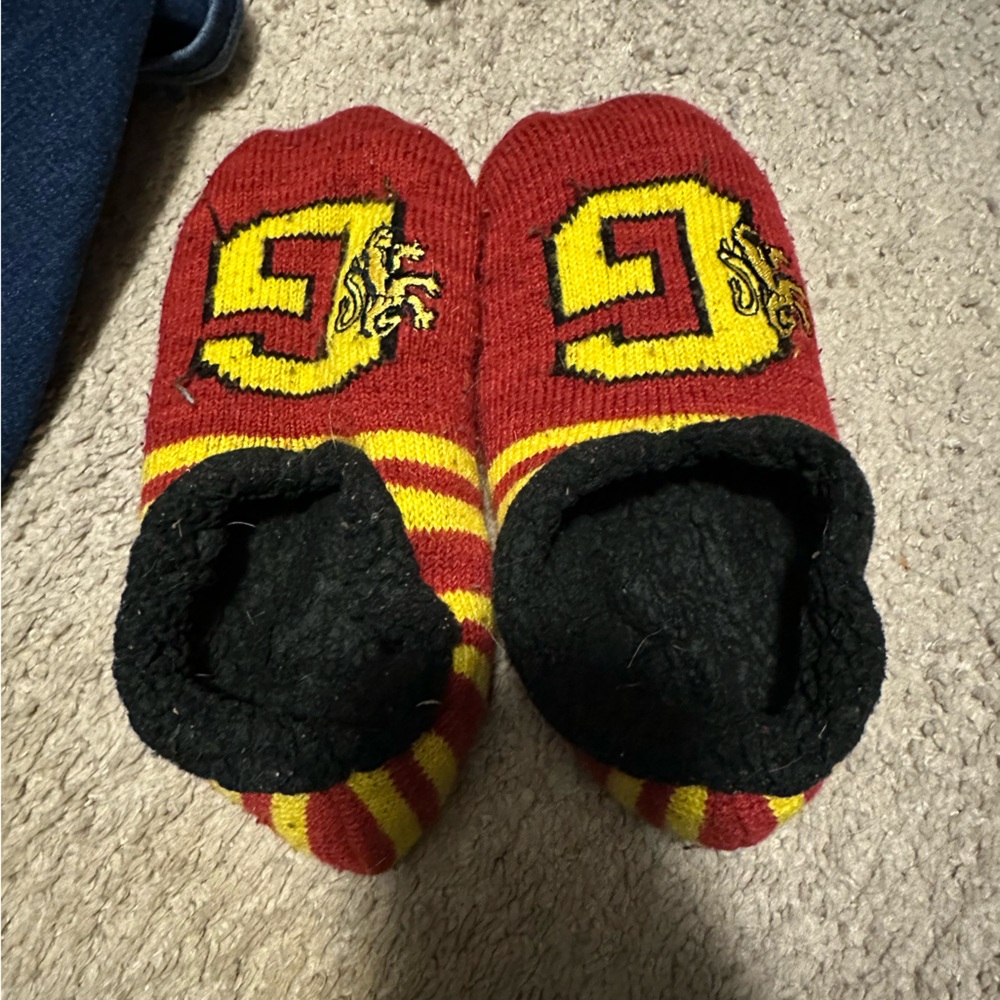 Fuzzy lounge socks
